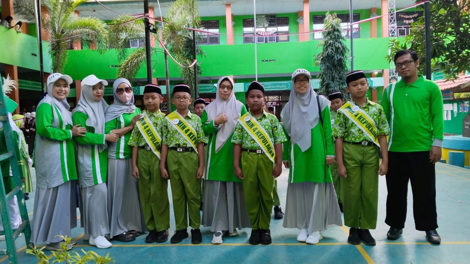Judul Foto
